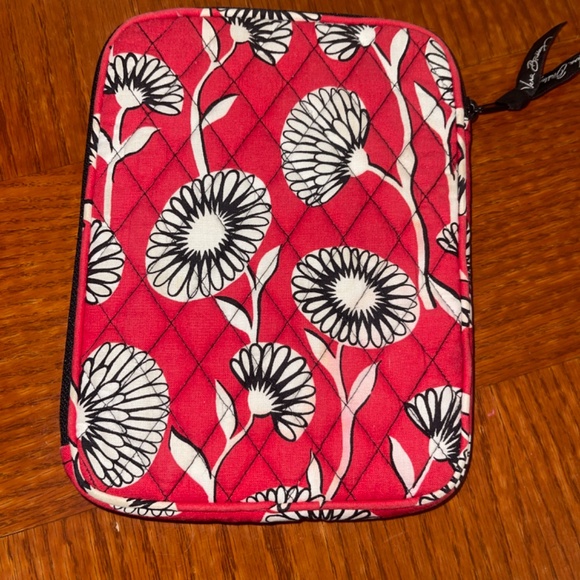 Vera Bradley Deco Daisy iPad / Tablet Case 9x7 - Picture 2 of 4